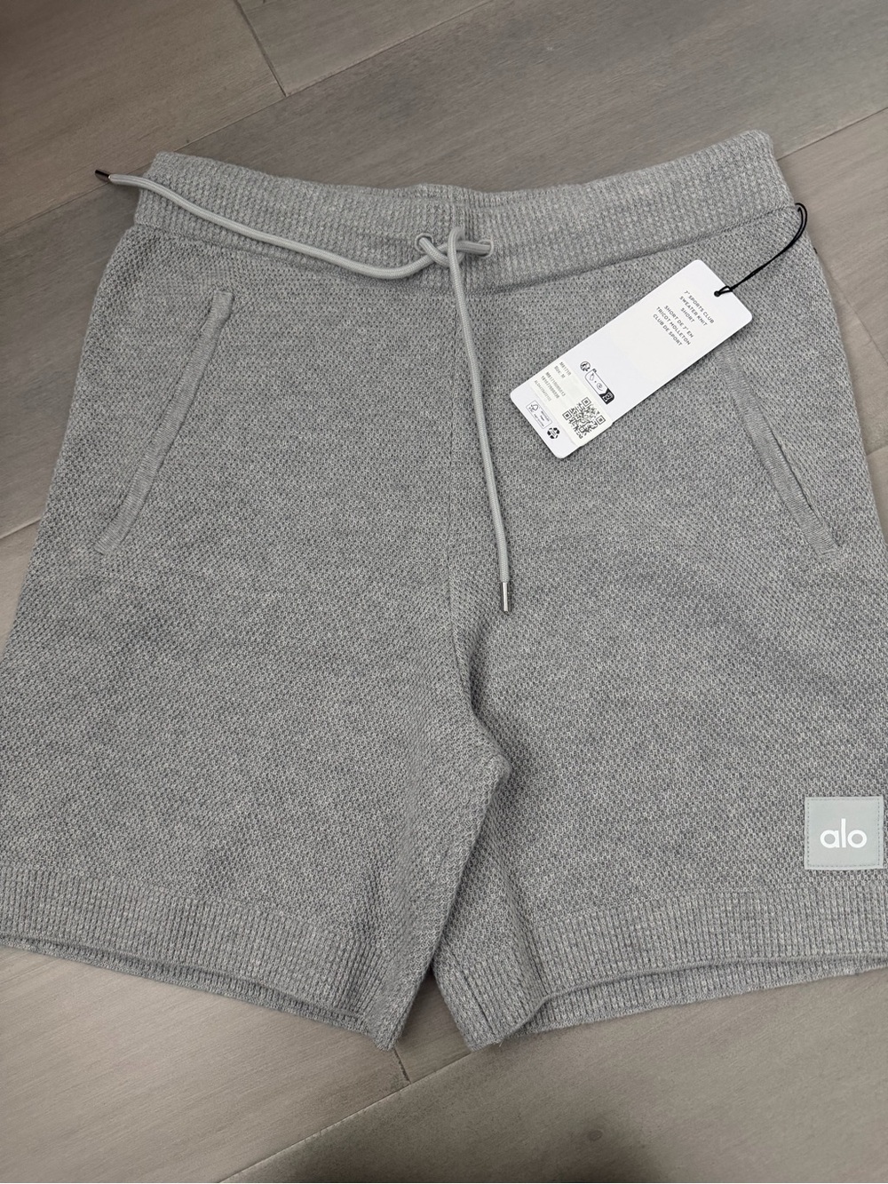 ALO Yoga Men’s Light Gray Knit Drawstring Athletic Shorts